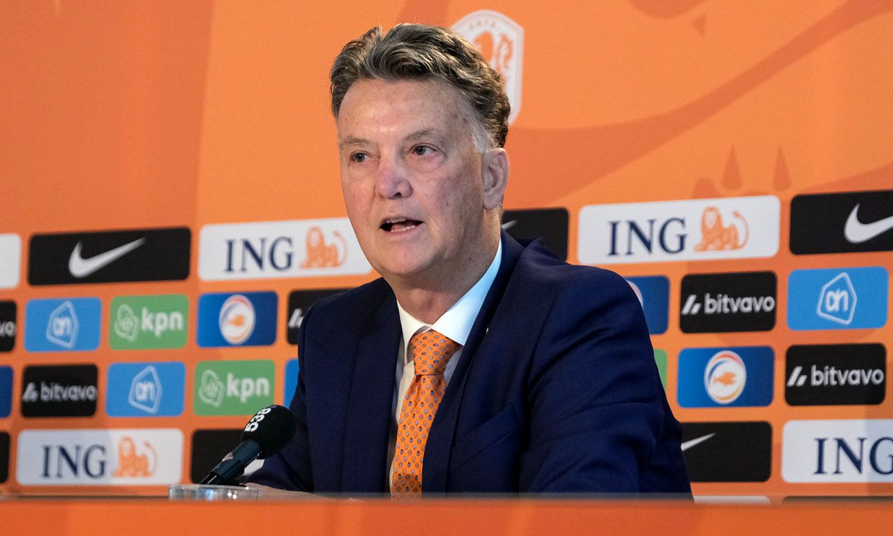 World Cup Group A: Dazzling Dutch look touch too strong